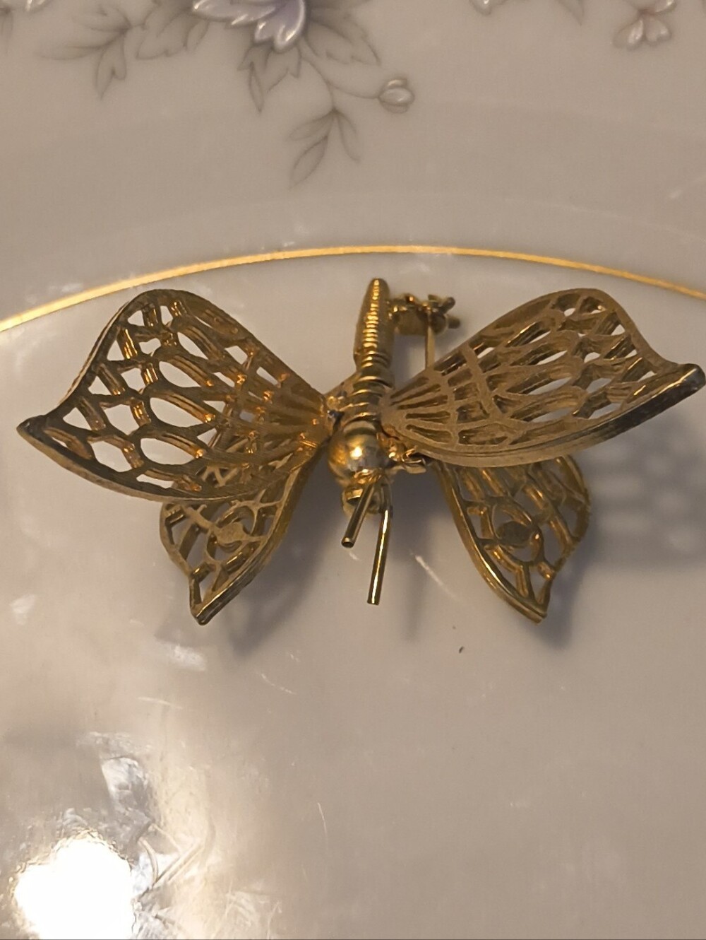 Vintage Butterfly Brooch Side View Articulated Wings Gold tone movable